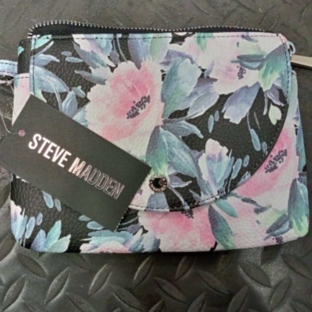 Steve Madden clutch